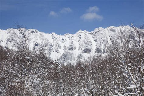 无人横图室外白天正面旅游度假美景山树林雪雪山植物大雪长野县日本亚洲阴影光线影子冰积雪景观山峰