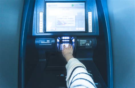 Apa Penyebab Saldo Atm Bca Tiba Tiba Berkurang Okezone Economy