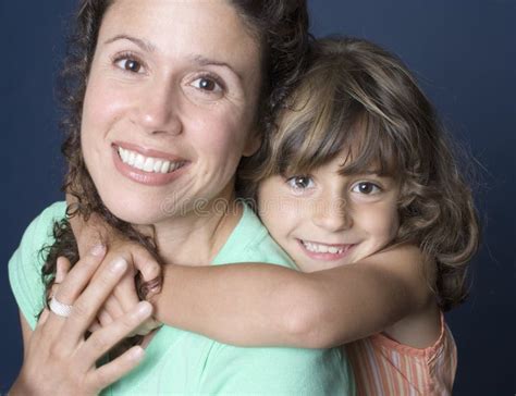 Madre E Hija Imagen De Archivo Imagen De Sonrisa Hija 8996281