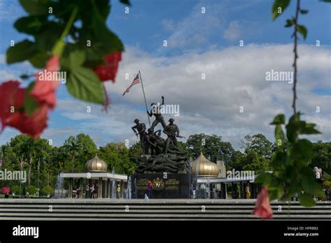 National Monument Of Malaysia Tugu Negara Stock Photo Alamy