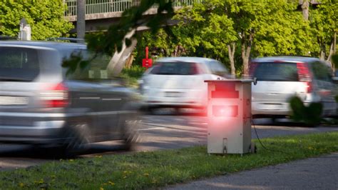 Geschwindigkeits Bertretung Fast Jeder Achte Muss Mit Einem Bu Geld