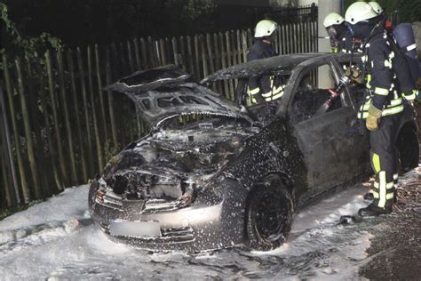 Auto In Leipzig Komplett Ausgebrannt Kripo Ermittelt