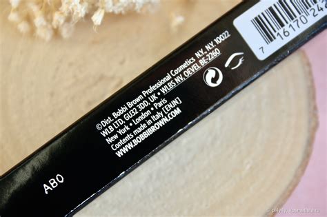 Карандаш для бровей Bobbi Brown Micro Brow Pencil в оттенке Espresso ...