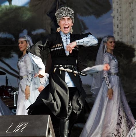 Chechen national costume (49 photos): traditional women's and men's ...