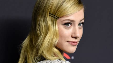 Lili Reinhart Revela En Tiktok Que Tiene Alopecia Y Que Se La Diagnosticaron Durante Un Episodio