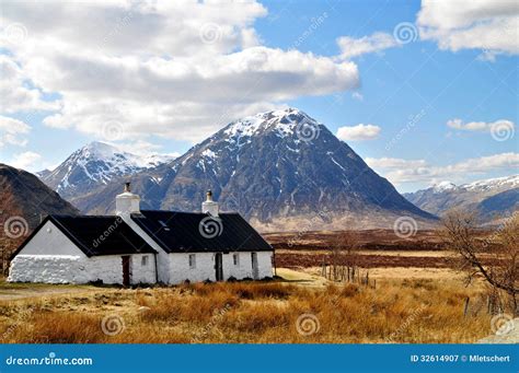 Scotland: Highlands with Houses Stock Image - Image of clouds, glasgow ...