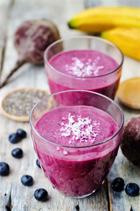 Smoothies De Graine De Chia De Myrtille De Noix De Coco De Banane De