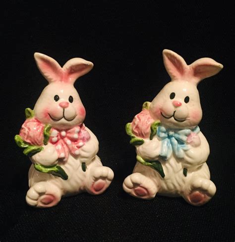 Easter Ready Bunny Salt Pepper Set Novelty Christmas Gift Shop