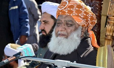 وفاقی وزرا، فضل الرحمٰن کو سپریم کورٹ کے باہر احتجاج کا مقام تبدیل کرنے پر قائل کرنے میں ناکام