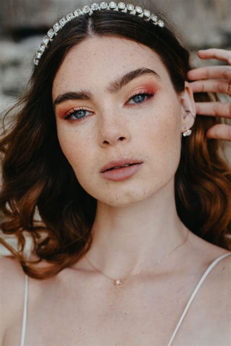 10 Boho Bridal Makeup Looks Make Me Bridal Make Me Bridal