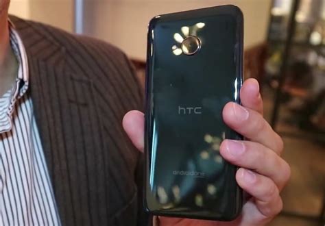 Htc U Plus U Life Hands On Video Reveals Their Design Gizmochina