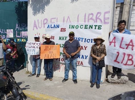 Protestan En El Palacio De Justicia De Iguala En Apoyo Al Acusado De