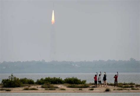 Isros Pslv C43 Rocket Successfully Puts 31 Satellites Into Orbit