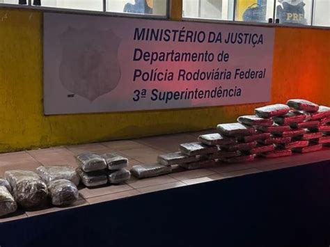 Passageira Abordada Em Carro De Aplicativo Mala Recheada De Droga