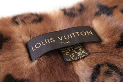 Louis Vuitton Brown Monogram Mink Scarf At 1stdibs Louis Vuitton Mink