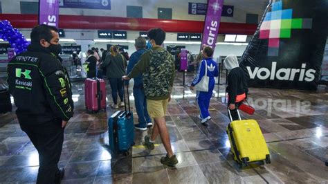 Varados Alrededor De Pasajeros En Aeropuerto De Toluca