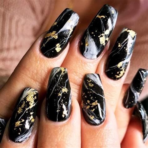 33 Stunning Gold Foil Nail Designs To Make Your Manicure Shine