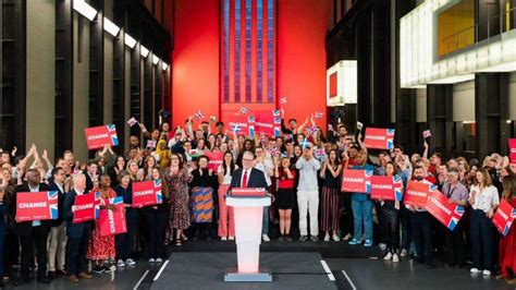 İngiltere de seçimi İşçi Partisi kazandı 14 yıllık Muhafazakâr Parti