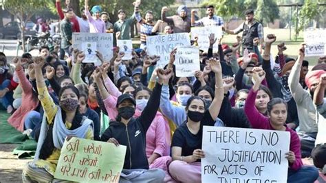 Ludhiana Pau Students Protest Against Offline Exams Enters Third Day