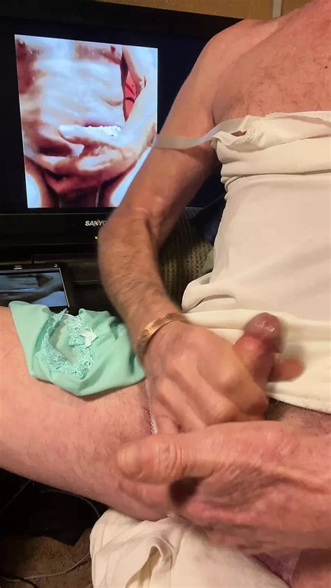 Vídeos gay de Hombre en bragas gratis xHamster