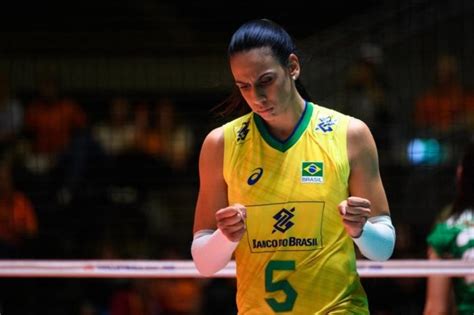 Ex jogadora da seleção feminina de vôlei Ana Paula Borgo morre aos 29