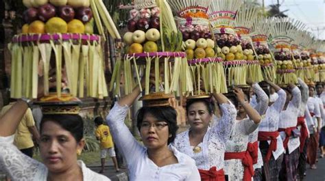 Arti Sesajen Hindu atau Banten, Lengkap dengan Jenis-Jenisnya