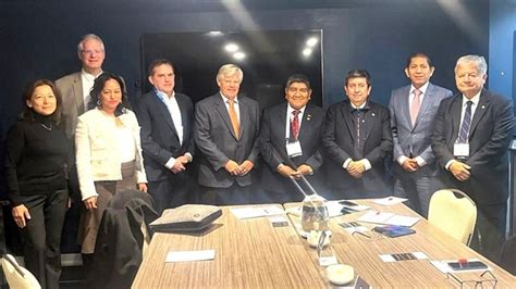 Ministro Romulo Mucho y delegación del gobierno inicia su participación