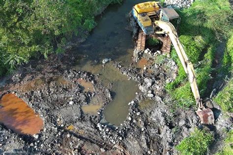 台中農地挖坑「倒強酸廢水」 黑心業者1人遭收押 社會 中時