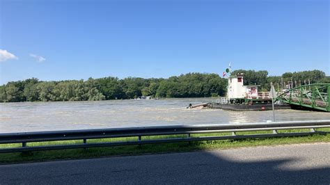 Klosterneuburg Korneuburg Wegen Hochwasser Donau Rollfähre bleibt