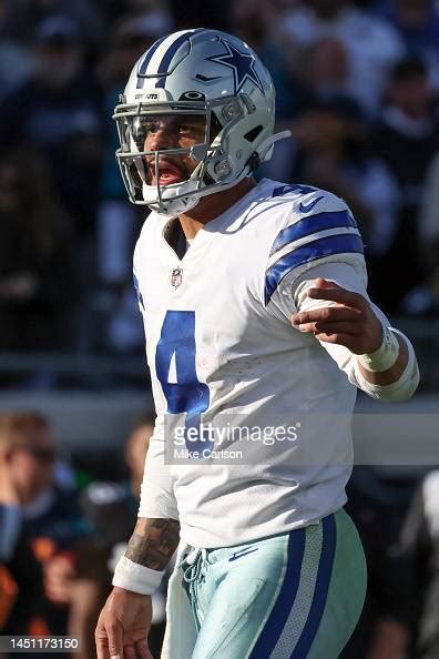 Dak Prescott Of The Dallas Cowboys Lines Up For The Snap Against The News Photo Getty Images