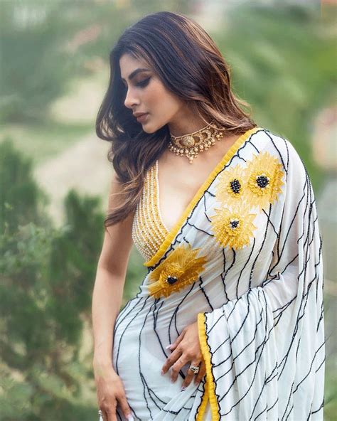 Mouni Roy Glamour Unleashed In White Saree Mouni Roy Glamour