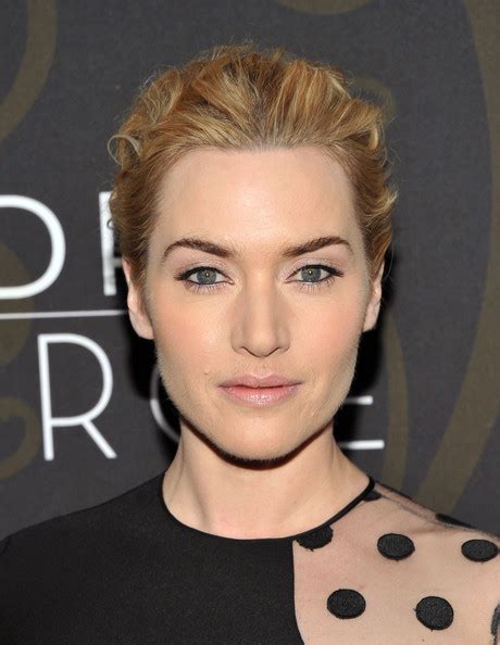 5 Kate Winslet Approved Makeup Looks To Give Your Face A Facelift | IWMBuzz