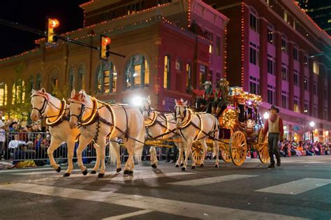 9 Best Holiday Light Displays In Dallas Fort Worth