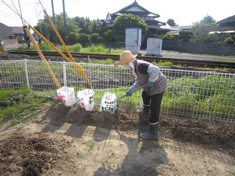 夏野菜の苗の植え付け ～ケアビレッジきわなみ菜園～ きわなみ｜山口県宇部市｜有料老人ホーム デイサービス 訪問看護 福祉用具