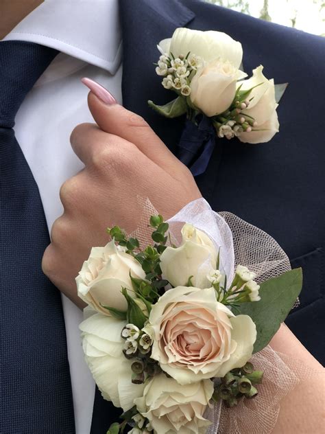 Prom corsage and boutonnière 2018 Prom corsage and boutonniere Prom