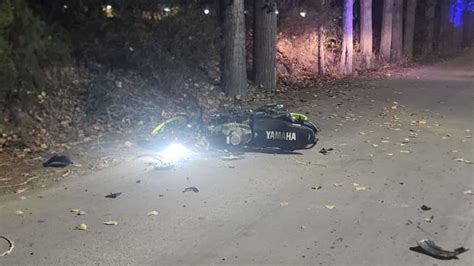 Un motociclista murió en Junín luego de estrellarse contra un árbol