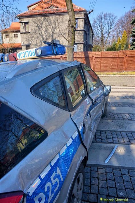 Wypadek radiowozu w Gliwicach ZDJĘCIA Super Express