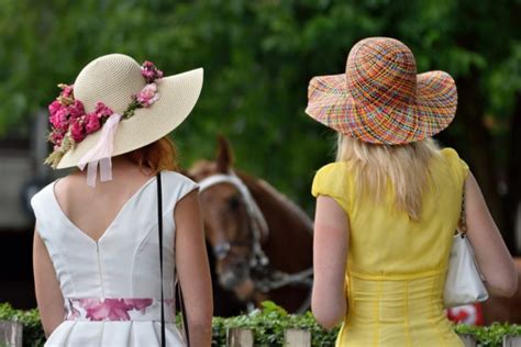 Outfit Ideas to Wear to a Horse Race – Fashion Gone Rogue