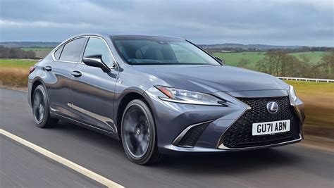 New Lexus ES 300h 2022 review | Auto Express