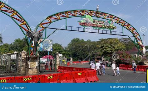 Main Entrance Of Ragunan Wildlife Park Ragunan Zoo During Day Time