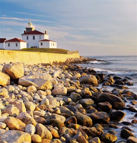 28 Rhode Island Beaches to Visit in 2024 (Insider Guide)