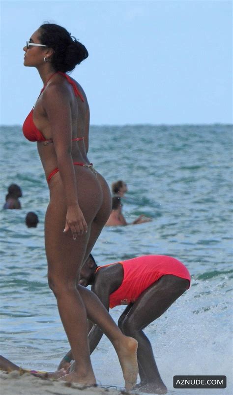 Evelyn Lozada Enjoying The Beach In Miami With Actress Shaniece Hairston Aznude