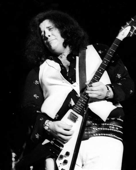 Leslie West Guitar Hero Of Pioneering Mississippi Queen Hard Rock