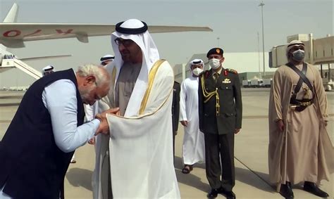 Pm Modi Meets Uae President Sheikh Mohamed In Abu Dhabi