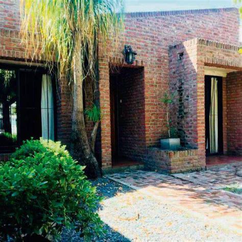 Casa En Venta En Bagnat Al Ituzaing