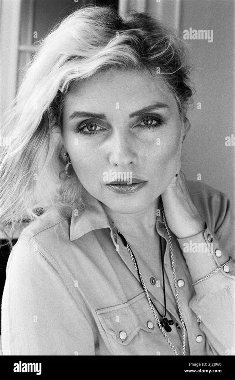 Deborah Debbie Harry Black And White Stock Photos And Images Alamy