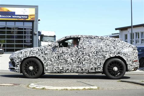 Für Das Lamborghini Suv Urus Ist Ein 40 Liter V8 Biturbo Aggregat