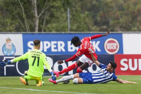 I Liga E Pol Nia Querem Central Do Fc Porto Sou Portista Oficial