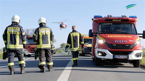 8 Verletzte Drei Autos stoßen bei Unfall auf B 461 in Altfunnixsiel