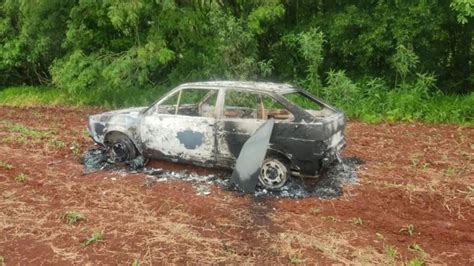 Carro De Homem Que Foi Assaltado E Amarrado Encontrado Queimado Cgn